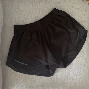 Lululemon 🍋 - Hotty Hot Low Rise 4 inch Short - Black